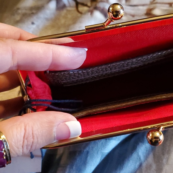 Dooney and bourke coin purse - Picture 4 of 5